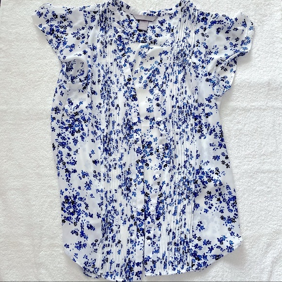 💞2/$20 H&M Blue And White Floral Blouse - Picture 1 of 3